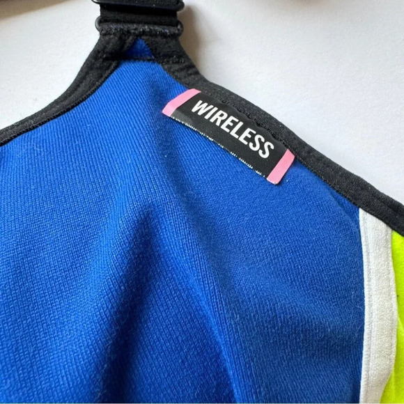 Bundle of 3 Bras Victoria's Secret Uplift Semi Demi VSX Sports Bra Swim Sz 34D - Picture 5 of 14